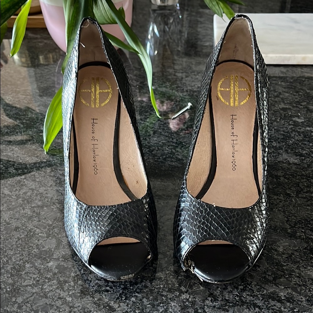 House of Harlow 1960 Black Peep Toe Heels